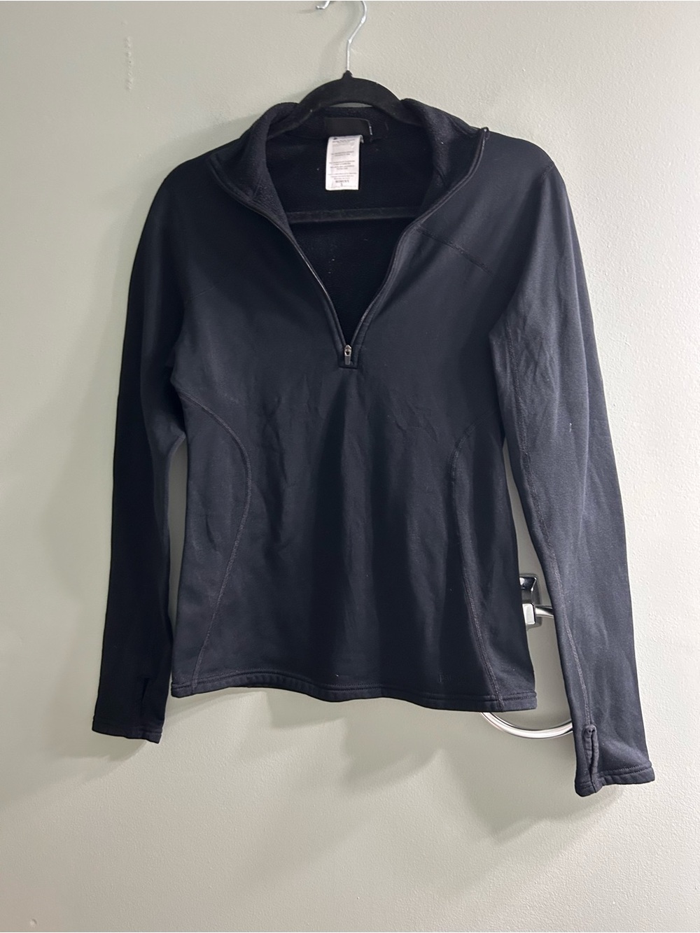 Patagonia black thermal 1/4 zip lightweight jacket